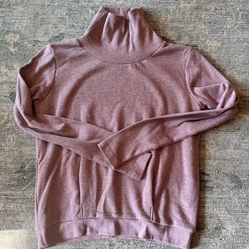ALO - Sz M - pink/purple pullover sweater - sweatshirt.